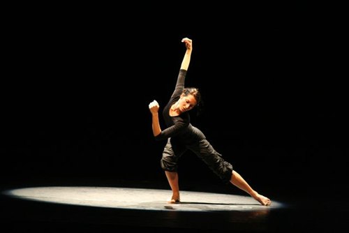Martina Haager performing Manfred Aichinger's variation on a Hanna Berger solo during the 2006 Retouchings performance in Washington, DC. Lighting by Silvia Auer.