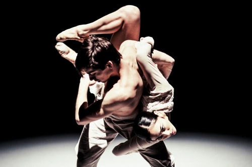 'Schubert' by Leon/Lightfoot. NDT2. dancers Yukino Takaura & Olivier Coeffard.