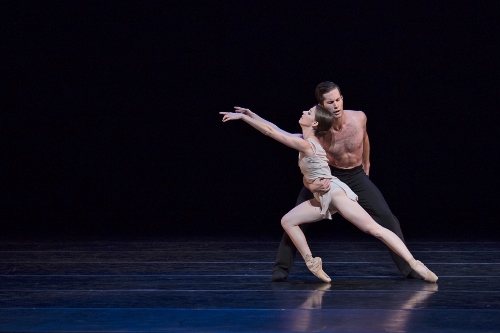 BalletMet's Caitlin Valentine-Ellis and Gabriel Gaffney Smith in Edwaard Liang's 'Distant Cries.'