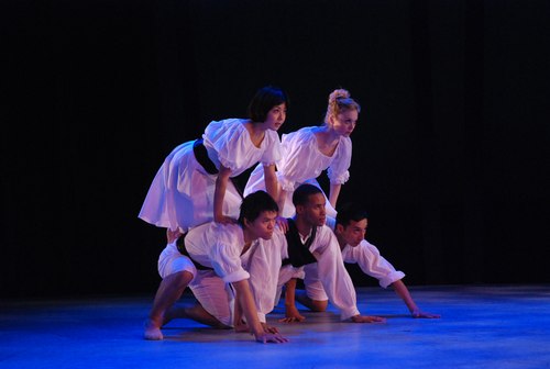 Members of the Nilas Martins Dance Company as Le Villi (the willys), souls of unfaithful lovers.