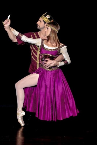 Martin Harvey as Macbeth and Mary Beth Hansohn as Lady Macbeth in Dances Patrelle's 'Macbeth.'