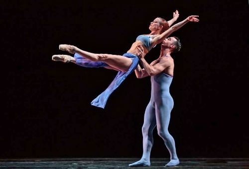 Smuin Contemporary American Ballet in Stanton Welch's 'Indigo.'