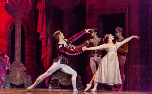 BalletMet’s David Ward and Adrienne Benz in Edwaard Liang’s “Romeo and Juliet.”