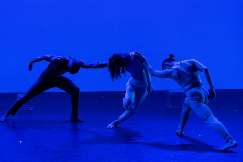 Jennifer Muller/The Works Seiko Fujita (Center)and dancers in Muller’s “The Theory of Color”.