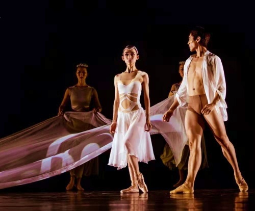 The Guangzhou Ballet in Jiang Qi's “Carmina Burana”.