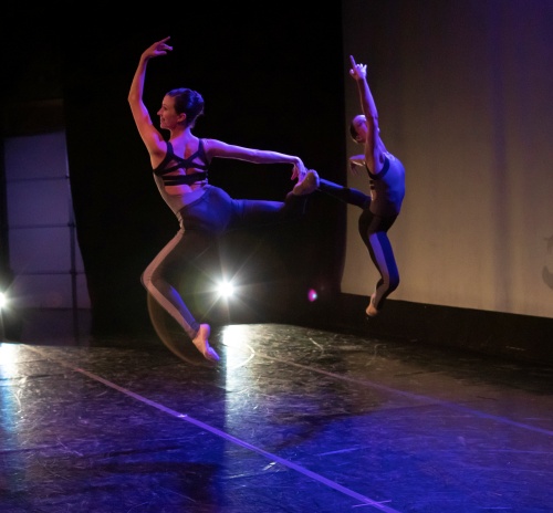 Indianapolis Ballet -<br>'Strange Idea'<br>Choreography: Roberta Wong<br>Dancers L-R: Kristin Toner, Jessica Miller.