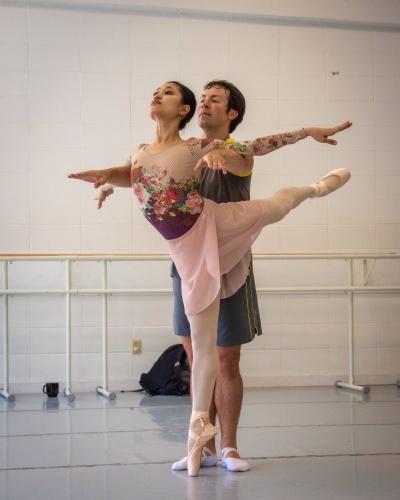 IB dancers Yoshiko Kamikusa and Chris Lingner rehearsing Balanchine's 'Sonatine'.