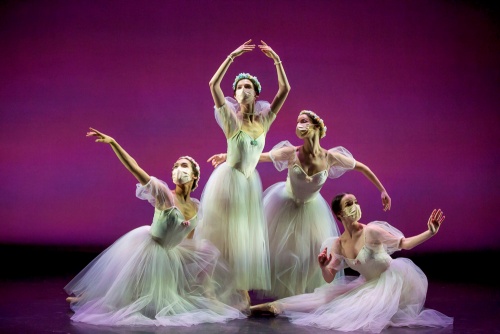 Milwaukee Ballet dancers in Pas De Quatre.