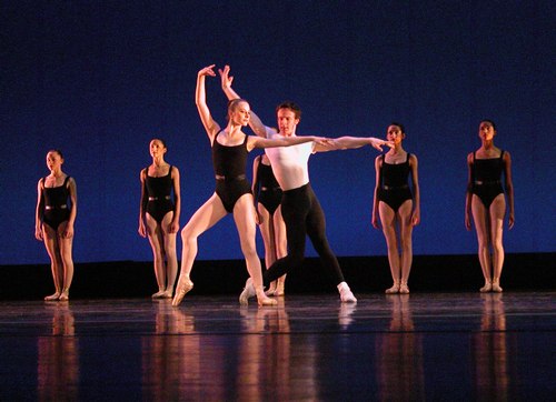 <a href='article.htm?id=1800'>Episodes</a> Choreography: George Balanchine