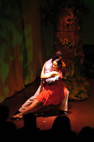 Annatina & Hernan performing for the '4 seasons Tango' at the Thalia Theatre (Contraste)