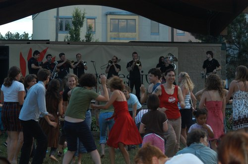 A group called Slavic Soul Party plays while the audience shows their free-style. The occasion: Summer Night of Lotus, 2008.