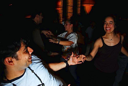 Salsa and more at Taj<br> (<a href='http://www.juleshelm.com'>www.JulesHelm.com</a>)
