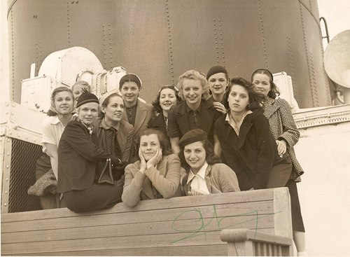 Catherine, Dorothie and other Philadelphia Ballet Company dancers aboard the Ile de France in May 1937 on their way to Europe Courtesy of Ward Littlefield